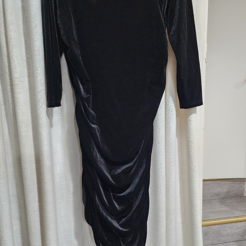 Shein curve black dress